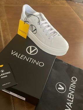 Valentino White Leather Low-Top platform Sneakers